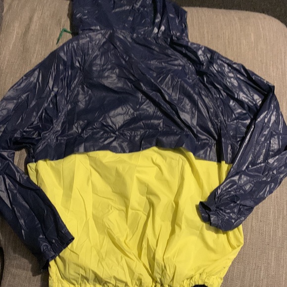 Subscript windbreaker size large - Picture 7 of 7